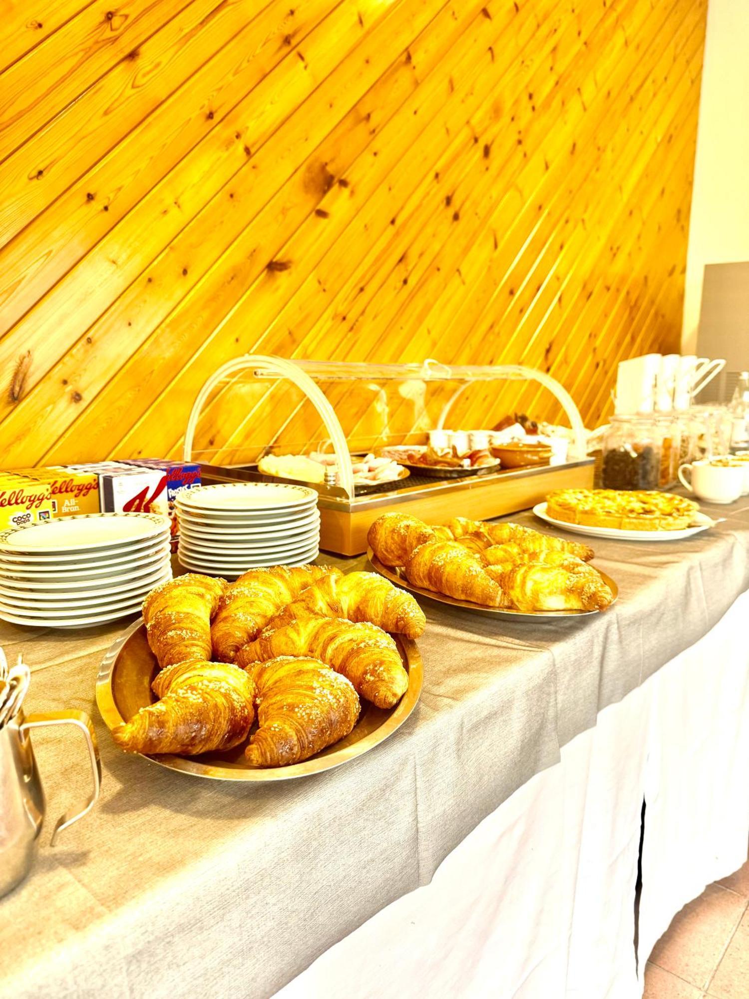 Bike & Bikers Hotel Restaurant أمبيزو المظهر الخارجي الصورة